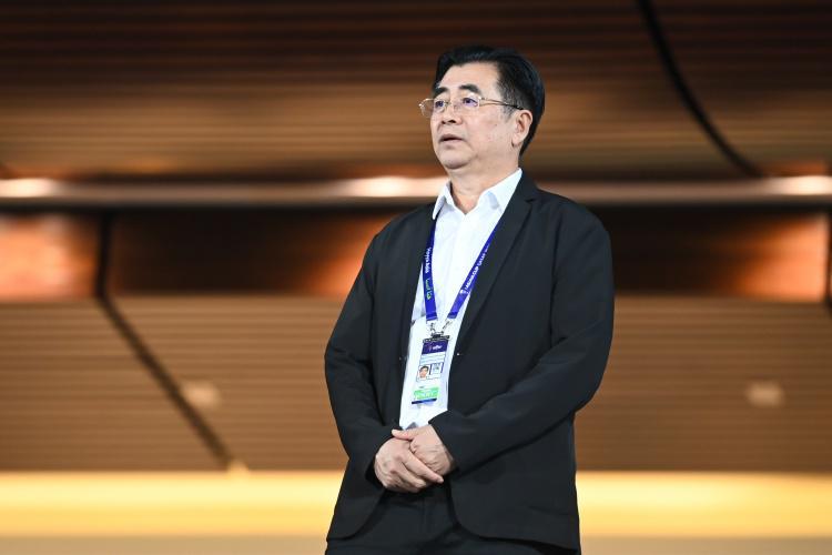 北青：U22国足今天上午重返训练场，足协主席宋凯到场督军